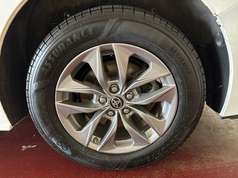Certified 2021 Toyota Sienna LE FWD image 25