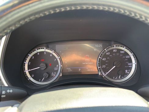 Used 2023 Toyota Highlander XLE FWD image 24