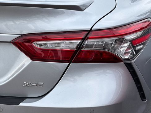 Used 2018 Toyota Camry XSE image 25