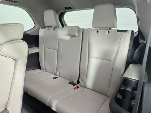 Used 2024 Toyota Grand Highlander Limited image 18