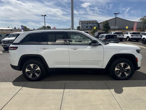 Used 2024 Jeep Grand Cherokee Limited 4xe AWD/4WD image 8