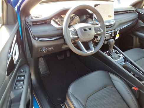 New 2026 Jeep Compass Latitude image 15