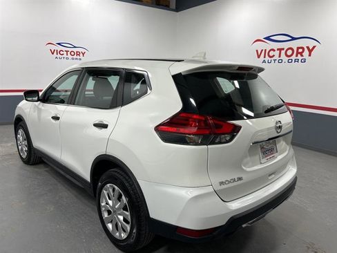 Used 2017 Nissan Rogue S image 4