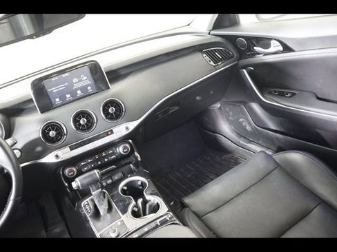 Used 2019 Kia Stinger RWD image 35