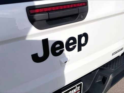 Used 2020 Jeep Gladiator Sport w/ Quick Order Package 24S image 30