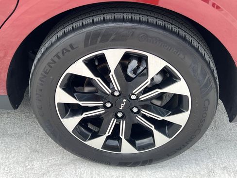 Used 2024 Kia Carnival EX FWD image 20