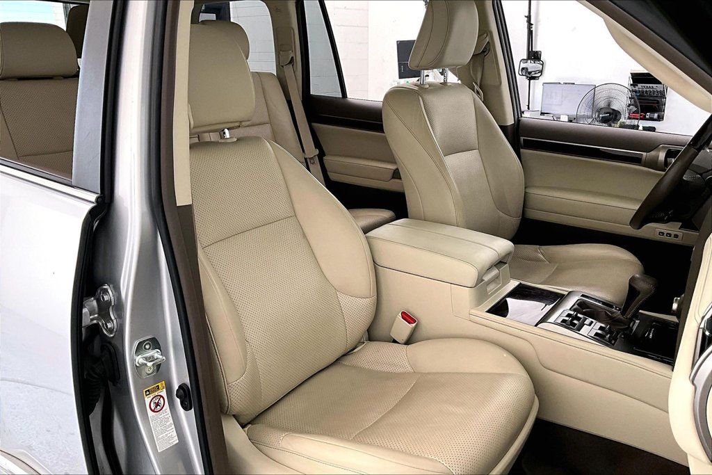 Used 2018 Lexus GX 460 Luxury w/ Preferred Accessory Package AWD/4WD image 8