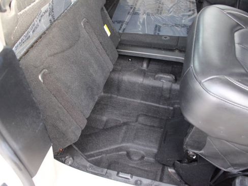 Used 2023 Chrysler Pacifica Touring-L image 25