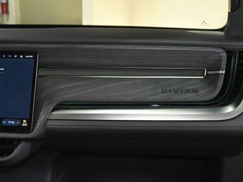 Used 2022 Rivian R1S Launch Edition image 28