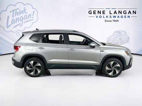 Certified 2024 Volkswagen Taos SE AWD/4WD image 4
