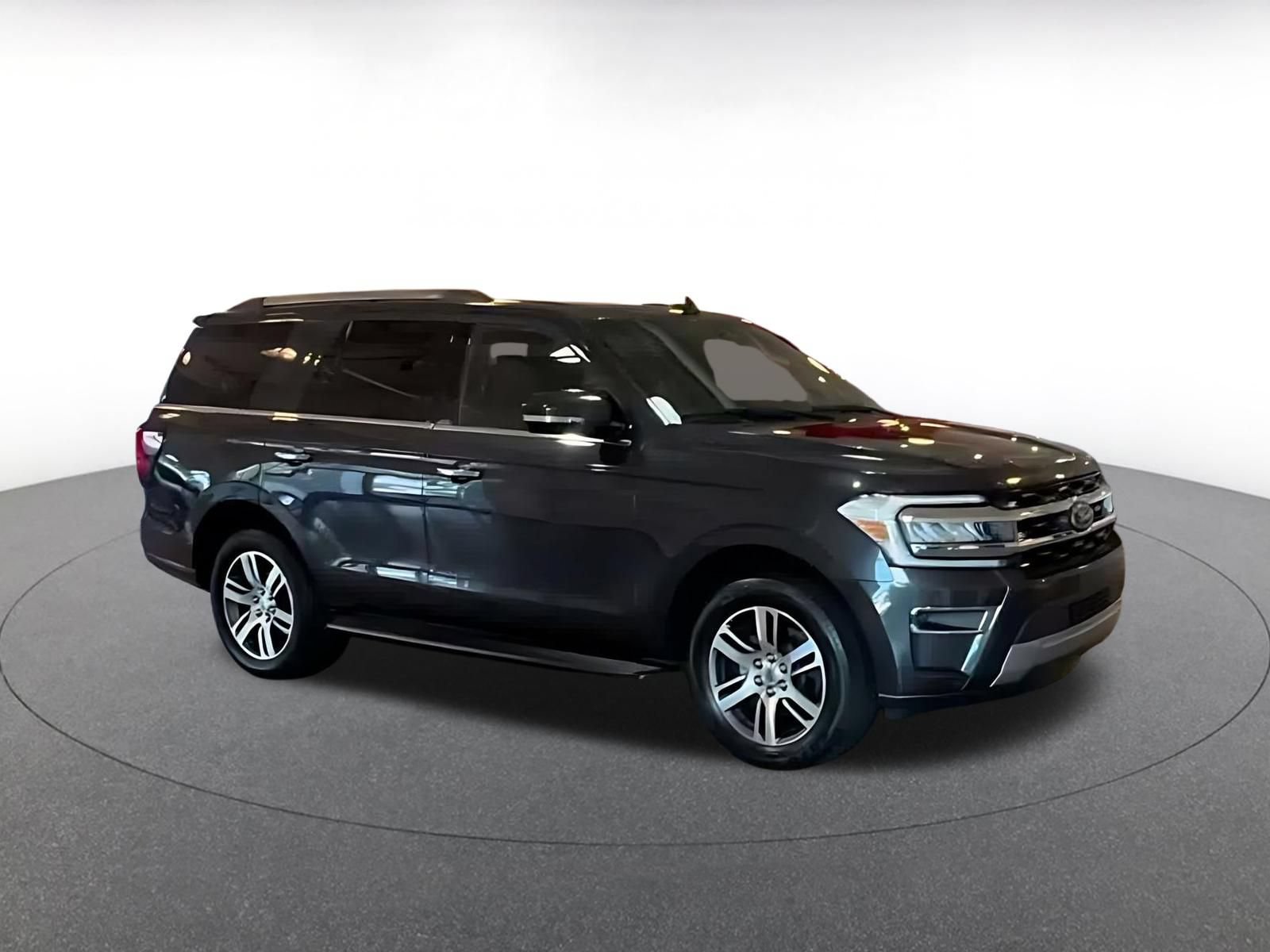 Used 2024 Ford Expedition Limited AWD/4WD image 12