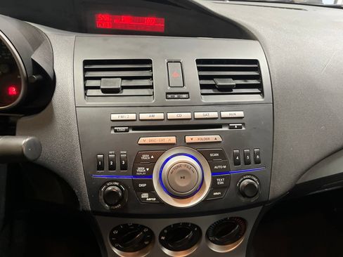 Used 2011 MAZDA MAZDA3 i Sport FWD image 24