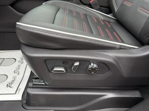 New 2026 GMC Yukon AT4 Ultimate w/ LPO, Illumination Package image 26