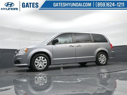 Used 2018 Dodge Grand Caravan SE w/ UConnect Hands-Free Group image 35