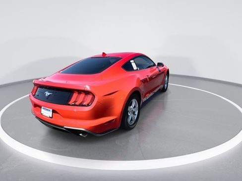 Used 2022 Ford Mustang Coupe RWD image 8