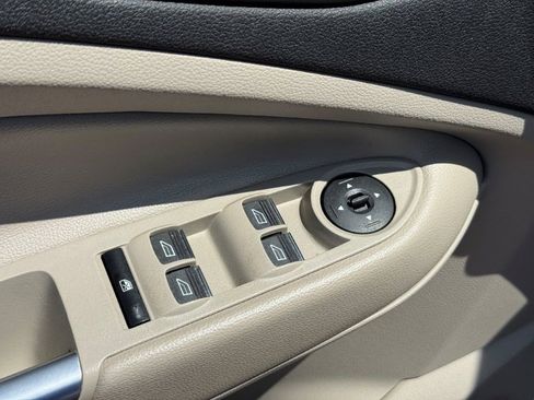 Used 2019 Ford Escape Titanium FWD image 11