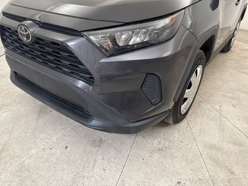Used 2019 Toyota RAV4 LE FWD image 12