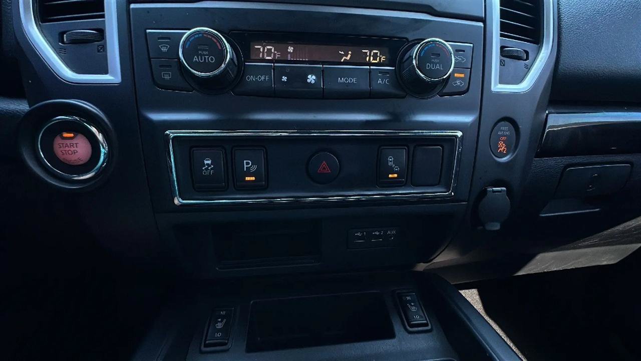 Used 2019 Nissan Titan SV w/ SV Convenience Package RWD image 40