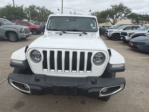 Used 2021 Jeep Wrangler Unlimited Sahara image 2
