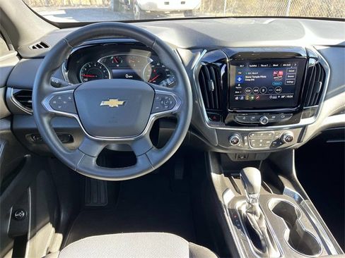 Used 2024 Chevrolet Traverse LT image 10