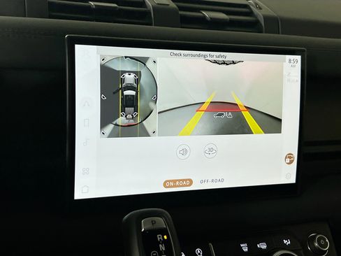 Used 2025 Land Rover Defender 110 X-Dynamic SE image 13