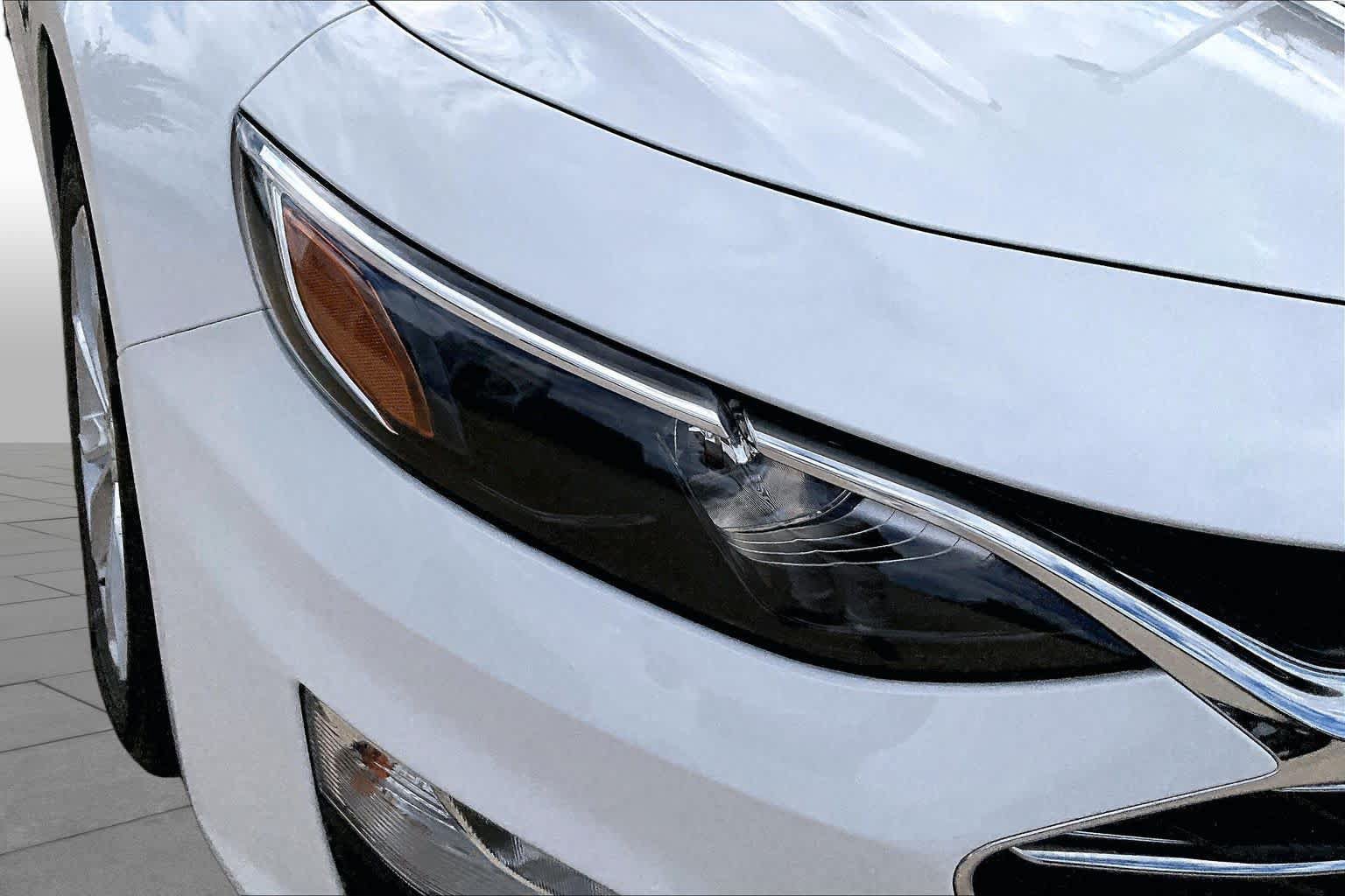Used 2023 Chevrolet Malibu LT FWD image 16
