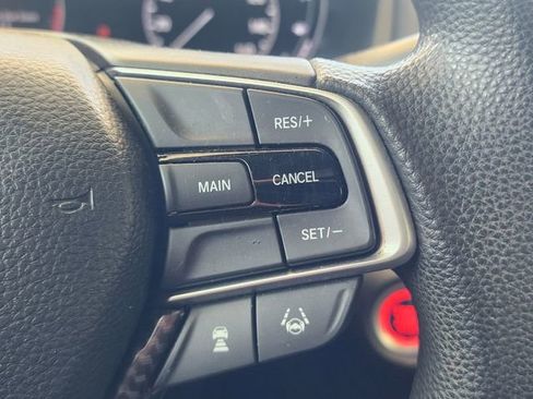 Used 2018 Honda Accord LX image 29