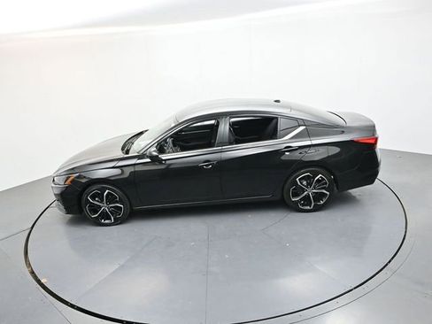 Used 2023 Nissan Altima 2.5 SR FWD image 22