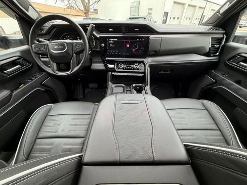 Used 2025 GMC Sierra 2500 AT4X image 20