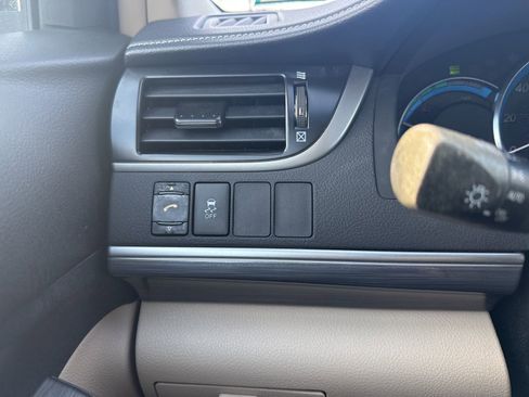 Used 2012 Toyota Camry LE image 22