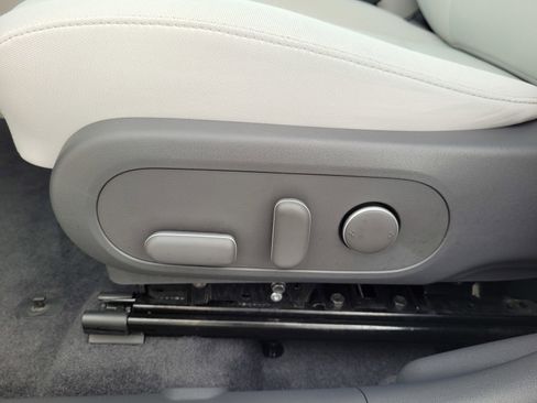 Used 2024 Hyundai Kona SEL image 11