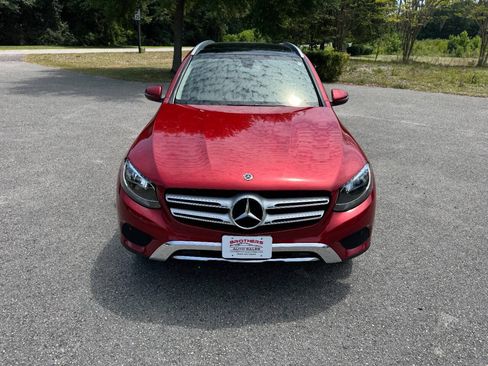 Used 2019 Mercedes-Benz GLC 300 4MATIC image 2