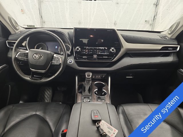 Used 2022 Toyota Highlander Limited w/ Protection Package #3 (TMS) AWD/4WD image 15