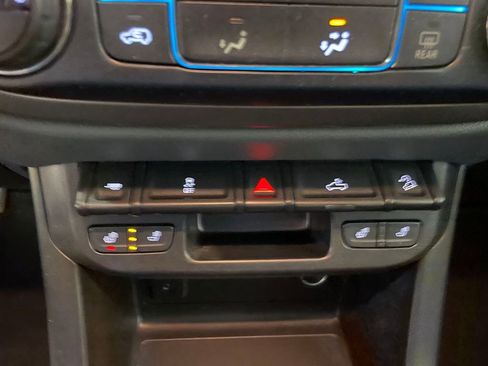 Used 2018 Chevrolet Colorado Z71 AWD/4WD image 35
