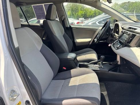 Used 2015 Toyota RAV4 XLE AWD/4WD image 9