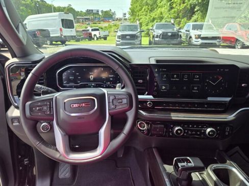 Used 2023 GMC Sierra 1500 SLT w/ SLT Premium Plus Package AWD/4WD image 8
