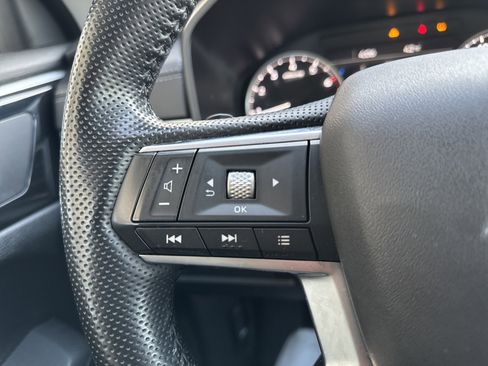 Used 2024 Mitsubishi Outlander SE image 19