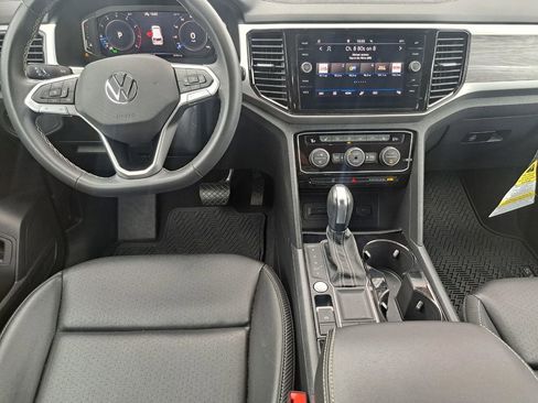 Used 2023 Volkswagen Atlas Cross Sport SE image 19