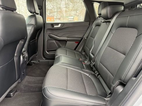 Used 2024 Ford Escape SE image 35