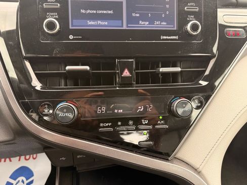 Used 2024 Toyota Camry SE FWD image 18