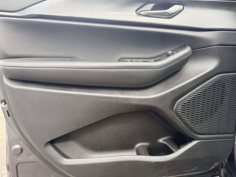 New 2026 Jeep Grand Cherokee L 2WD image 11