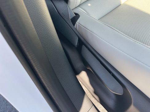 New 2026 Toyota Prius XLE image 16