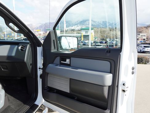 Used 2013 Ford F150 XLT w/ Mid Equipment Group image 23