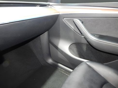 Used 2023 Tesla Model Y Long Range image 30