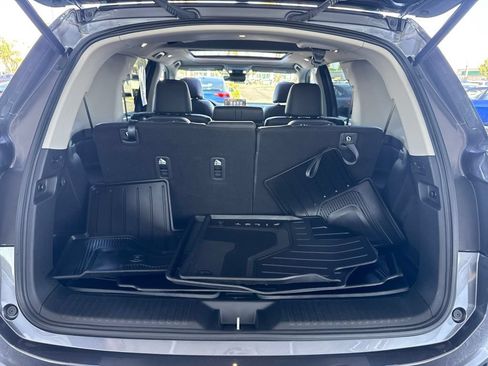 Used 2024 Honda Pilot Touring image 23