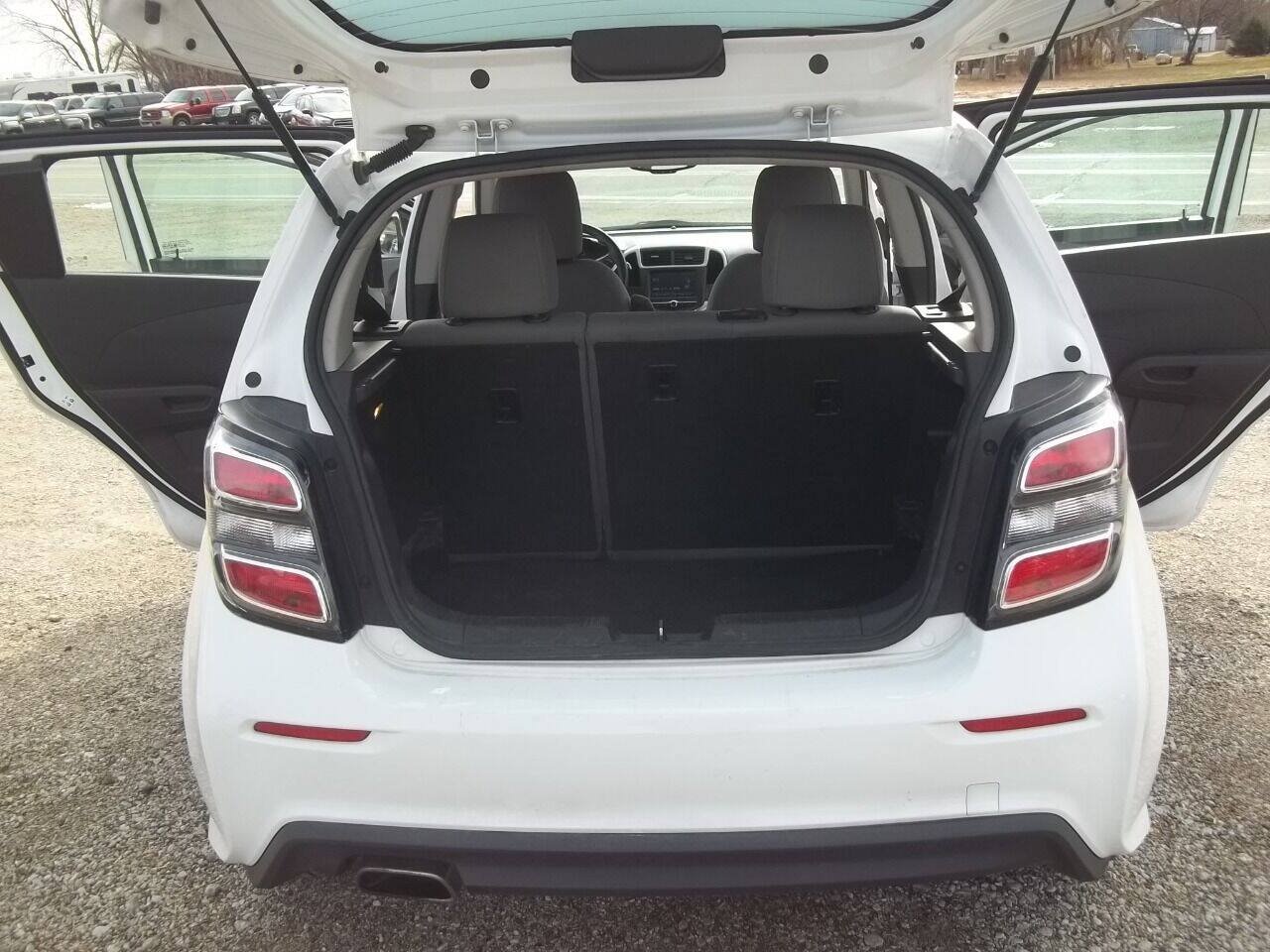 Used 2017 Chevrolet Sonic LT FWD image 5