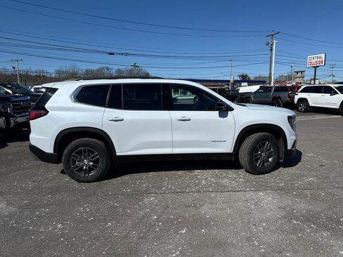 New 2026 GMC Acadia Elevation image 8