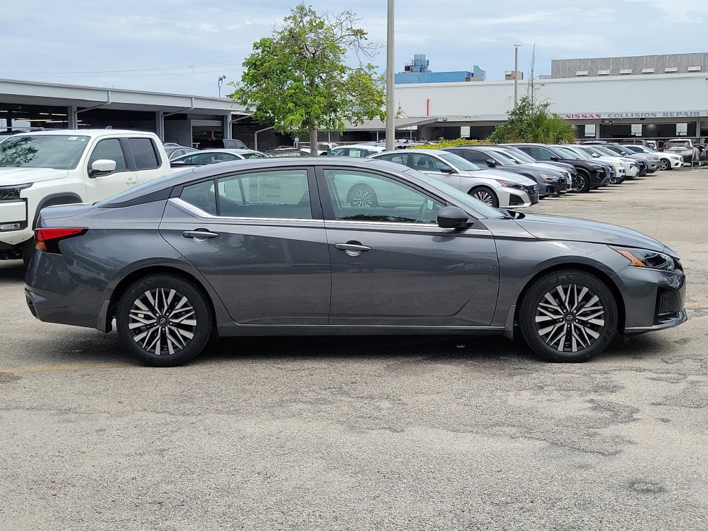 New 2026 Nissan Altima 2.5 SV FWD image 9