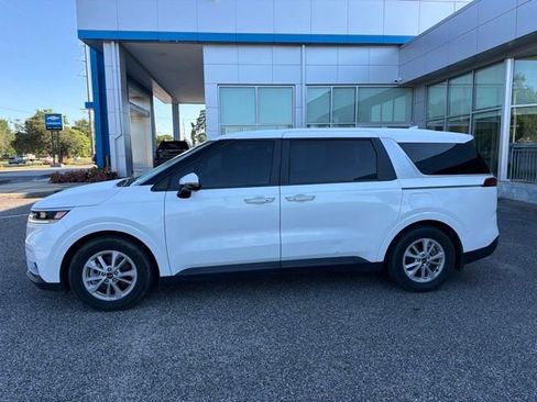 Used 2024 Kia Carnival LX FWD image 8