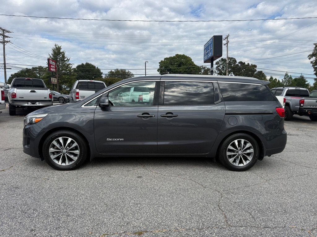 Used 2016 Kia Sedona SX FWD image 4
